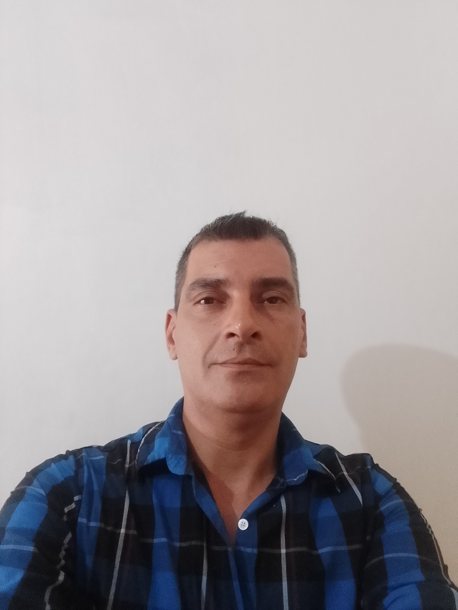 Gonzalo Dario, Electricista en Buenos Aires (GBA)